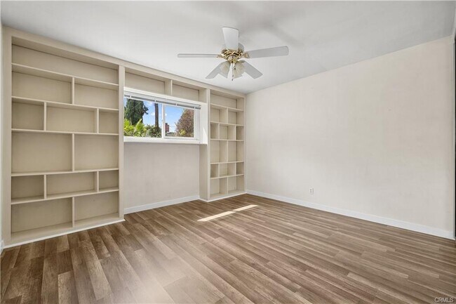 Primary Photo - 16950 Knapp St