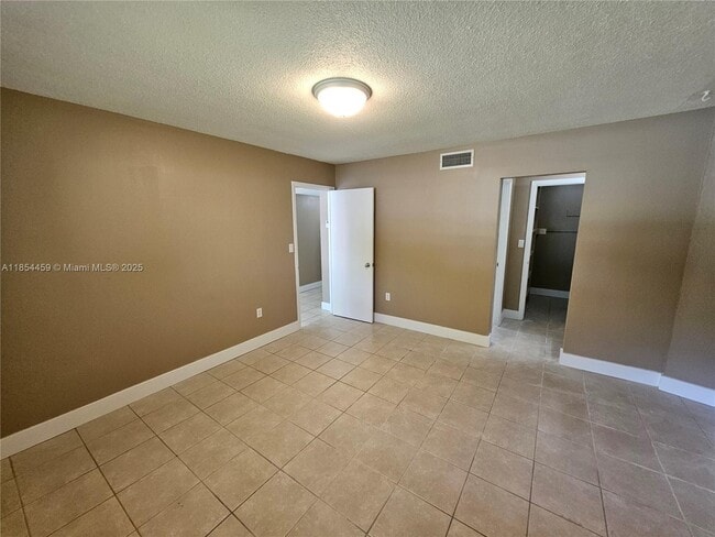Building Photo - 7490 Miami Lakes Dr