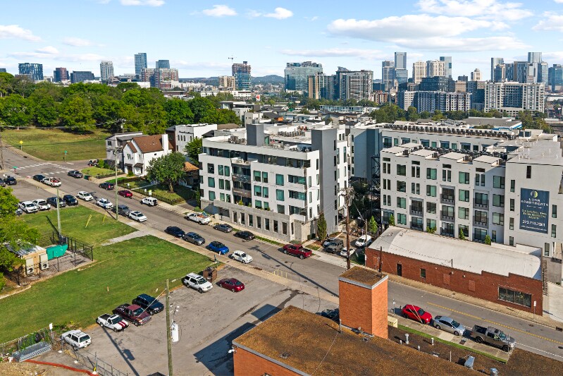 Building Photo - 806 Olympic St