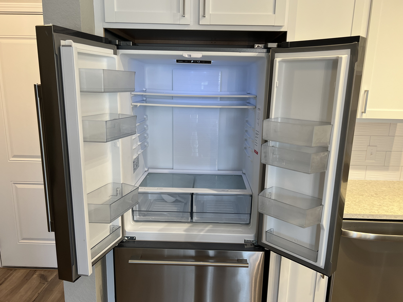 fridge2.jpg - The Preserve Luxury Apartments