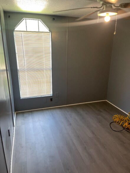 Building Photo - 115 Garbon Rd