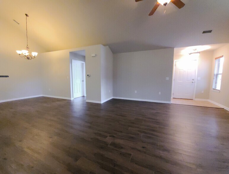 Building Photo - N70W15476 Amberleigh Cir