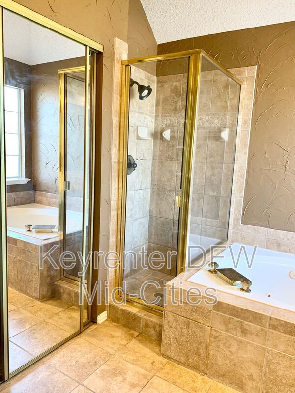 Building Photo - 8702 Saddlehorn Dr