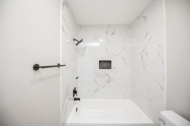 Building Photo - 14011 Cypress Falls Dr