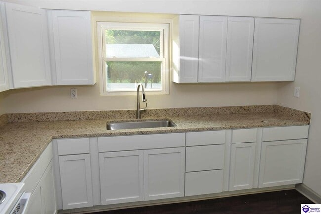 Building Photo - 1177 Evelyn Dr