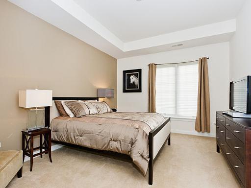 Building Photo - 1800 Amberley Ct