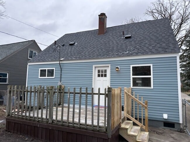 Building Photo - Fully Renovated 3BR Bungalow – Modern, Bright, Move-In Ready!