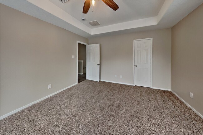 Building Photo - 15323 Fir Woods Ln