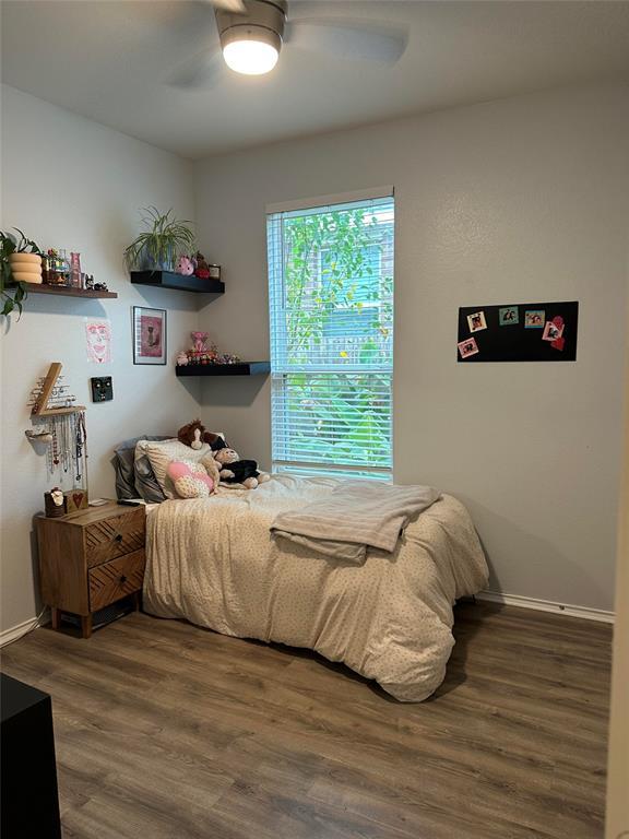 Building Photo - 302 Eves Necklace Dr.