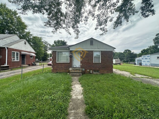 Primary Photo - Cozy Brick 2 Bedroom Home with Updated Int...