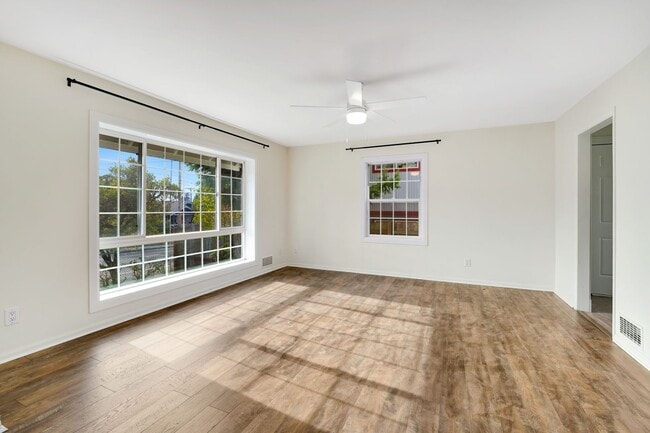 Building Photo - Delightful Home! Price Reduced