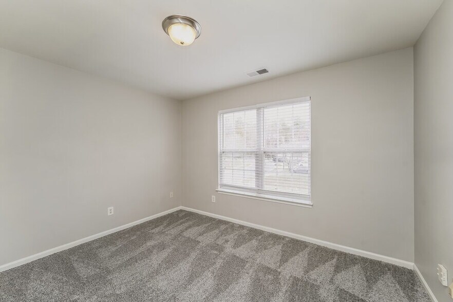 Building Photo - 5113 Autumn Oak Dr