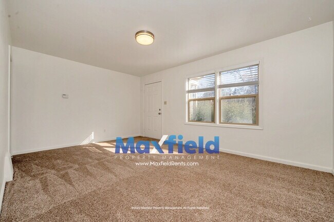 Building Photo - LEASE SPECIAL ! Sugarhouse Bungalow 2 BD 1 BA 1GA - 1500+ sq ft