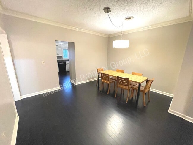 Building Photo - EXCELLENT LOCATION - 2BD/2BA FOR RENT