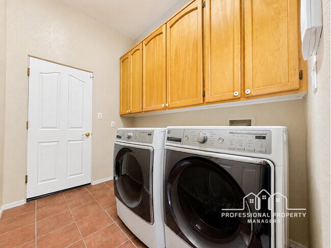 Building Photo - 3-bedroom, 3-bathroom home in Foothills Mobile Est