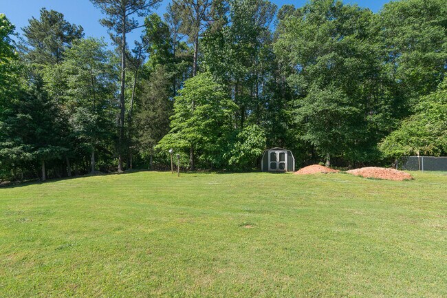 Building Photo - 1321 Crooked Creek Rd
