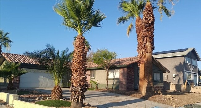 Primary Photo - 4311 E El Esteban Way
