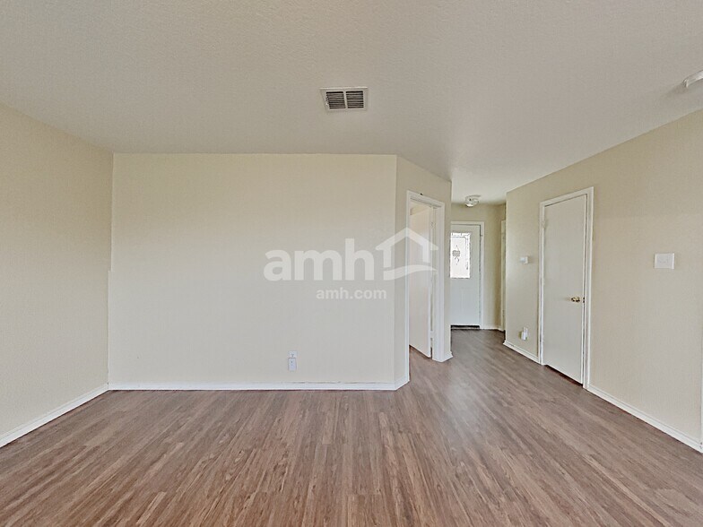 Building Photo - 7915 Arabian Cv