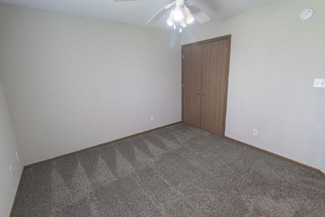 Building Photo - 3611 Zinnia Dr