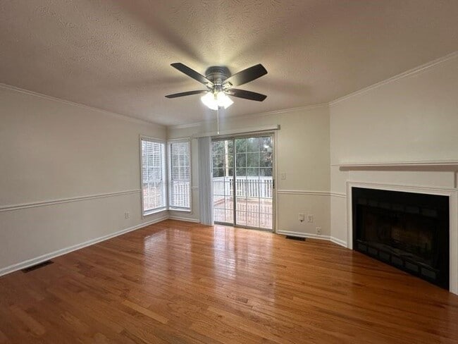 Building Photo - 10750 Plantation Bridge Dr