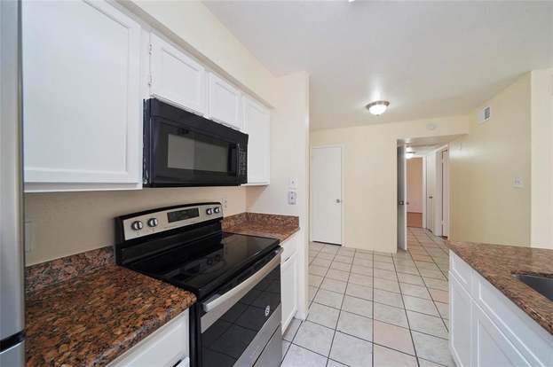Building Photo - 3900 Woodchase Dr