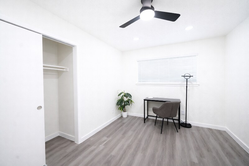 Building Photo - 5221 Bonita Ave