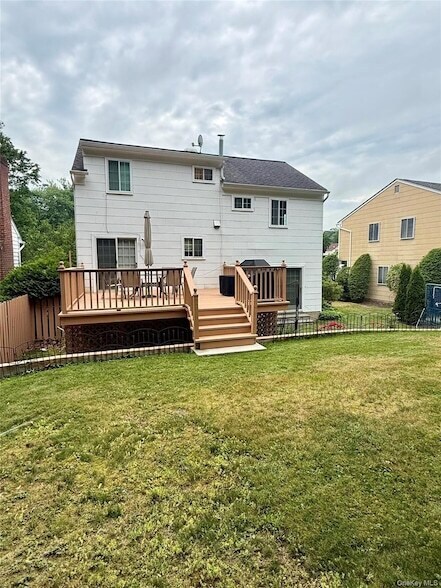 Building Photo - 18 Coralyn Ave