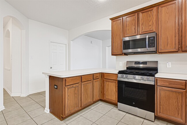 Building Photo - 12902 Pecan Shores Dr