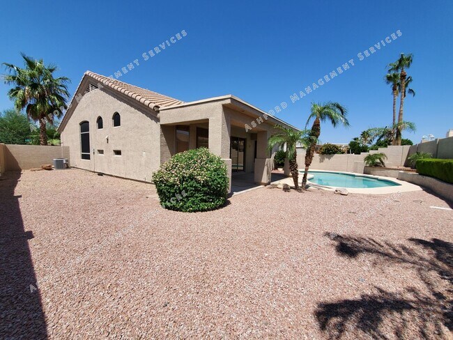 Building Photo - 3 BEDROOM WITH POOL NORTH SCOTTSDALE