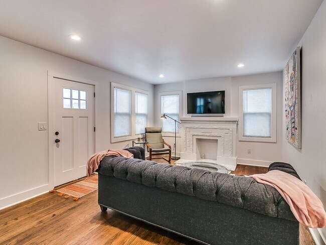 Building Photo - Heart of Plaza District