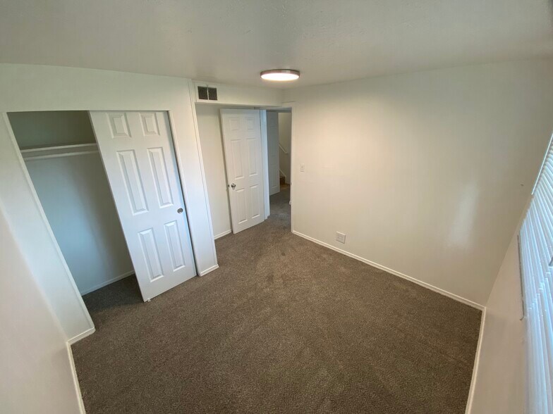 Building Photo - 95 W 8710 S