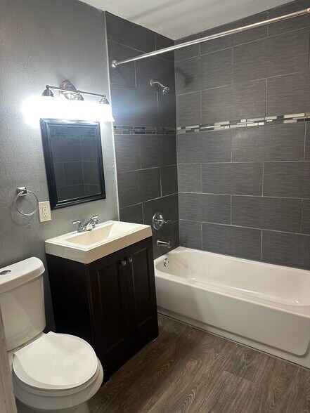 Building Photo - 311 Glamis Ave