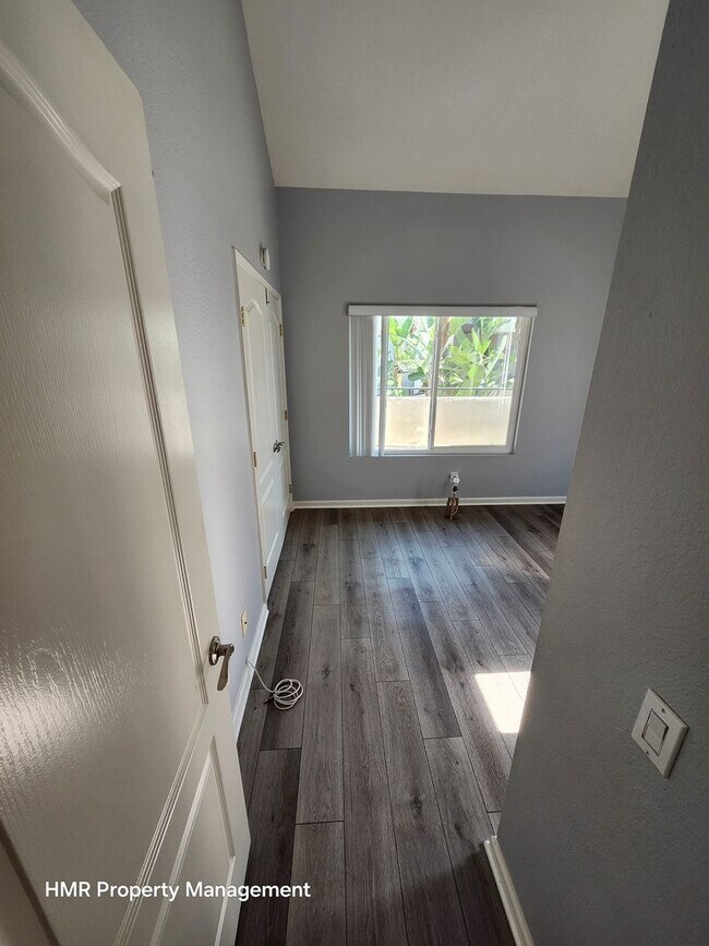 Building Photo - AVAILABLE NOW! Ontario Apt. in a gated community