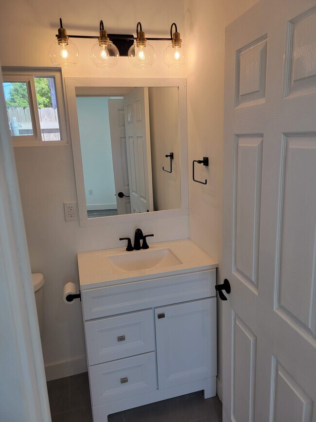 Building Photo - 3558 Hatteras Ave