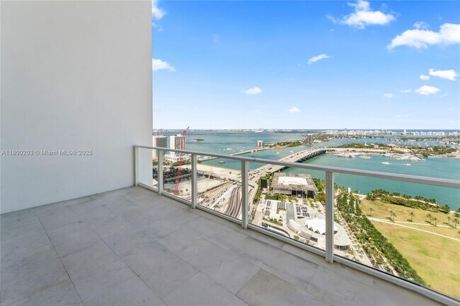 Building Photo - 1040 Biscayne Blvd
