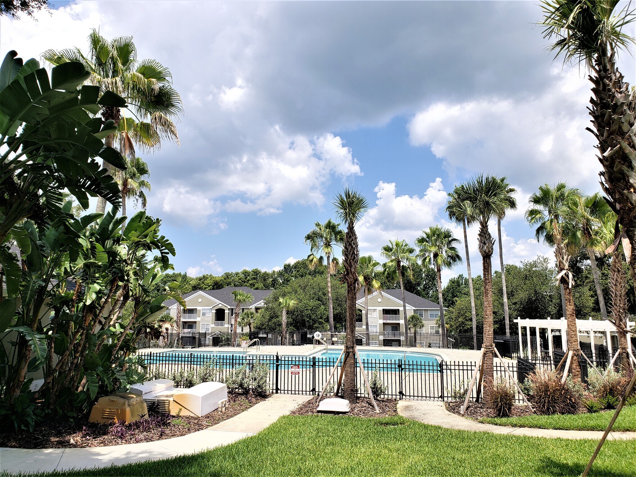 Building Photo - 4240 Summer Landing Dr