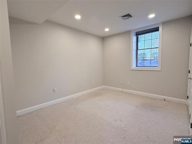 Building Photo - 3104 Rio Vista Dr