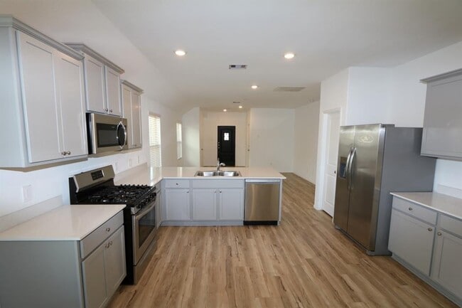 Building Photo - 24030 Steep Climb Dr