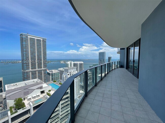 Building Photo - 1000 Brickell Plaza