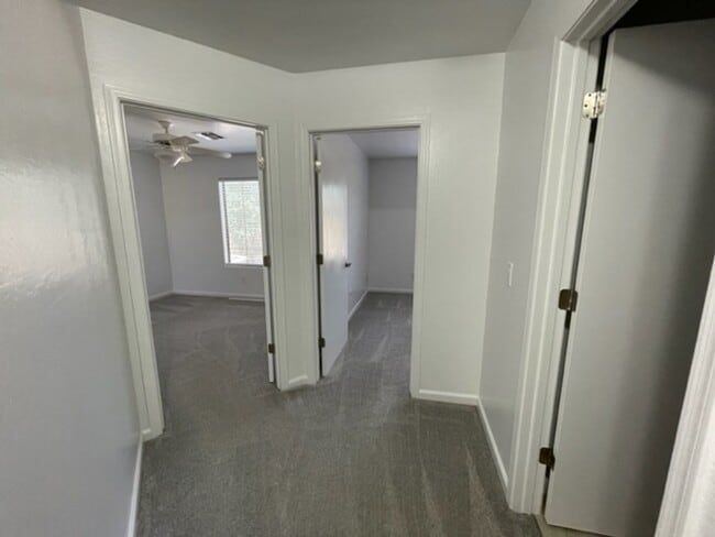 Building Photo - Chandler 3 Bedroom + Den Home | 2.5 Bath | 2-Car Garage | Warner & AZ Ave