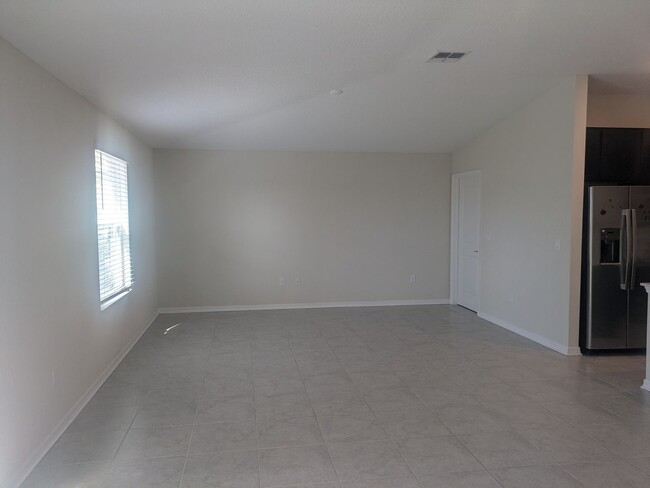 Building Photo - Spacious 3-Bedroom, 2-Bath Home for Rent i...