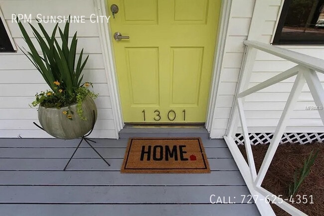 Building Photo - 1301 E Cayuga St