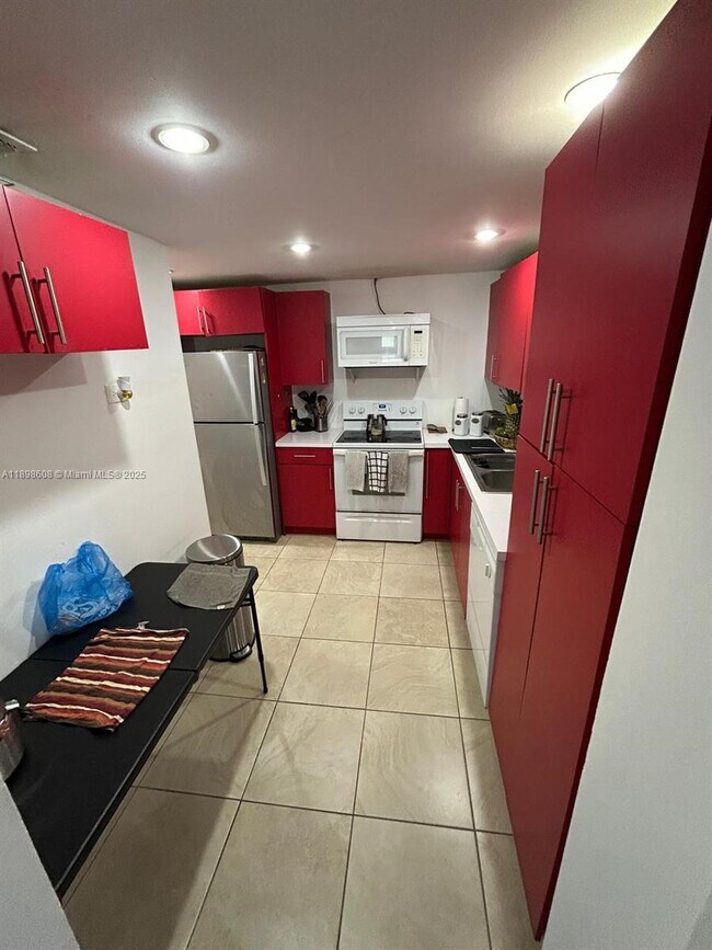Building Photo - 7545 E Treasure Dr