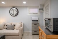 Building Photo - 525 Circle Dr