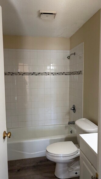 Building Photo - 2310 Harbor View Dr