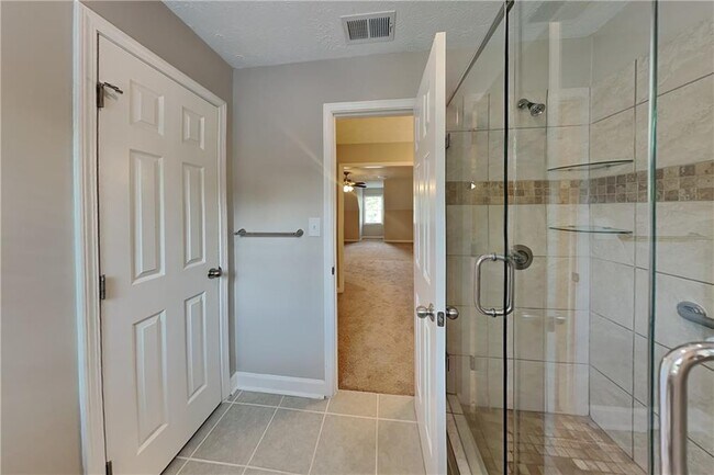 Building Photo - 2742 Bentwood Dr