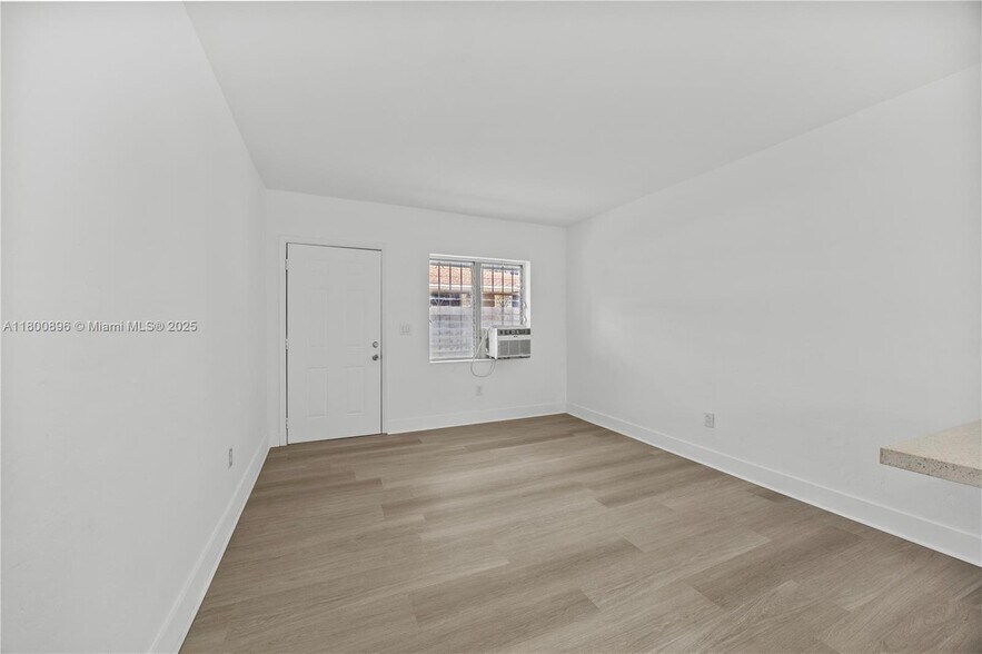 Building Photo - 173 NW 56th St