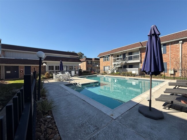 Building Photo - 2250 Bering Dr