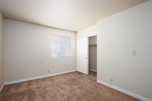 Building Photo - First floor unit in guard gated SW communi...