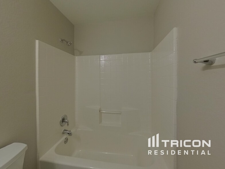 Building Photo - 5604 Nacona Dr